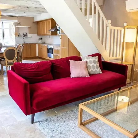 Maison Indépendante Avec Piscine Partagée, Maleville, 150 M²