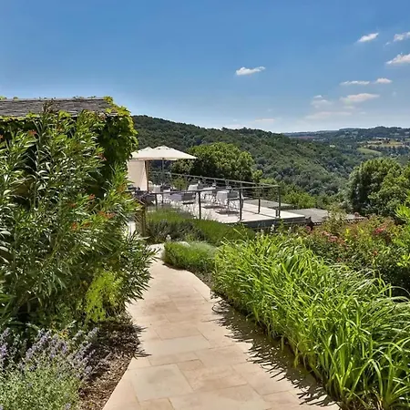 Maison Indépendante Avec Piscine Partagée, Maleville, 150 M²