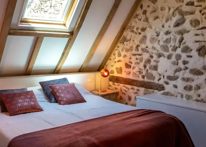 Сasa de vacaciones Maison Indépendante Avec Piscine Partagée, Maleville, 150 M²