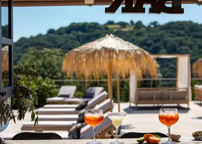 Сasa de vacaciones Maison Indépendante Avec Piscine Partagée, Maleville, 150 M² *